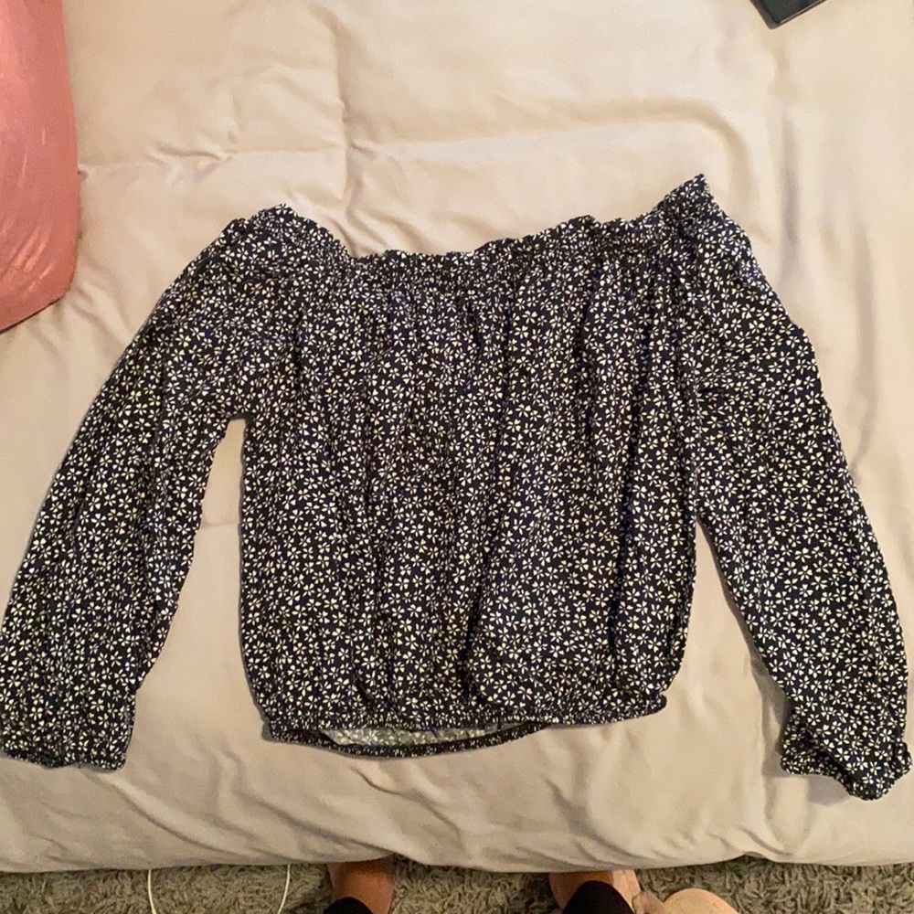 Brandy Melville Off-The-Shoulder top